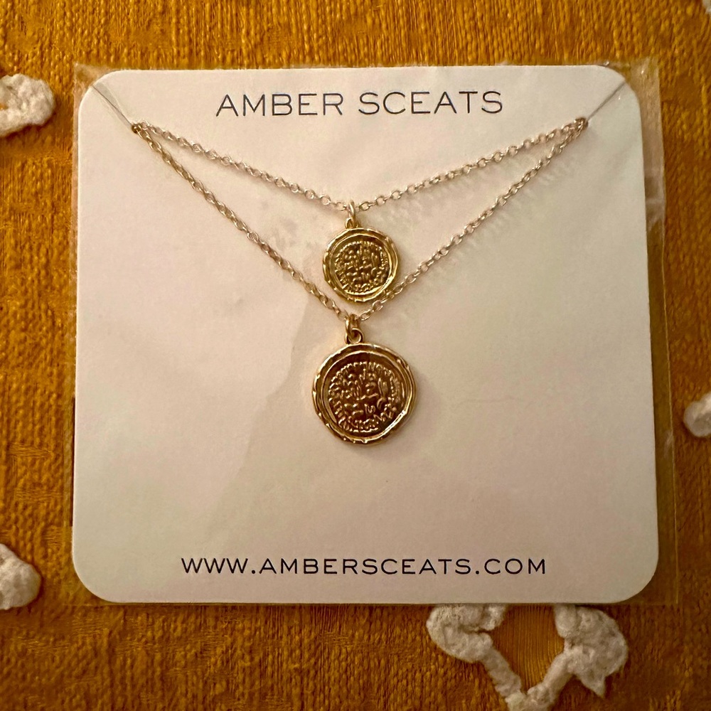 🎁 Amber Sceats necklace